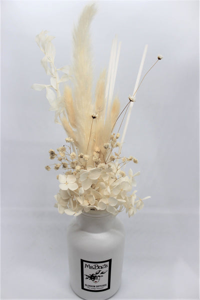 White and White Flower Bouquet Reed Diffuser Set