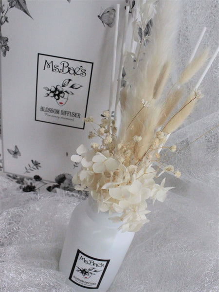 White flower diffuser